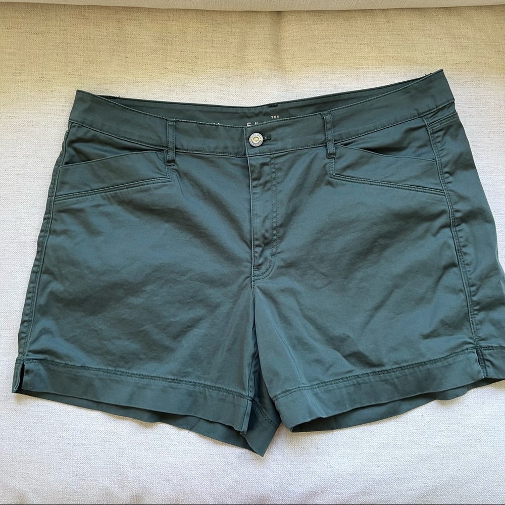 White House Black Market -olive green shorts